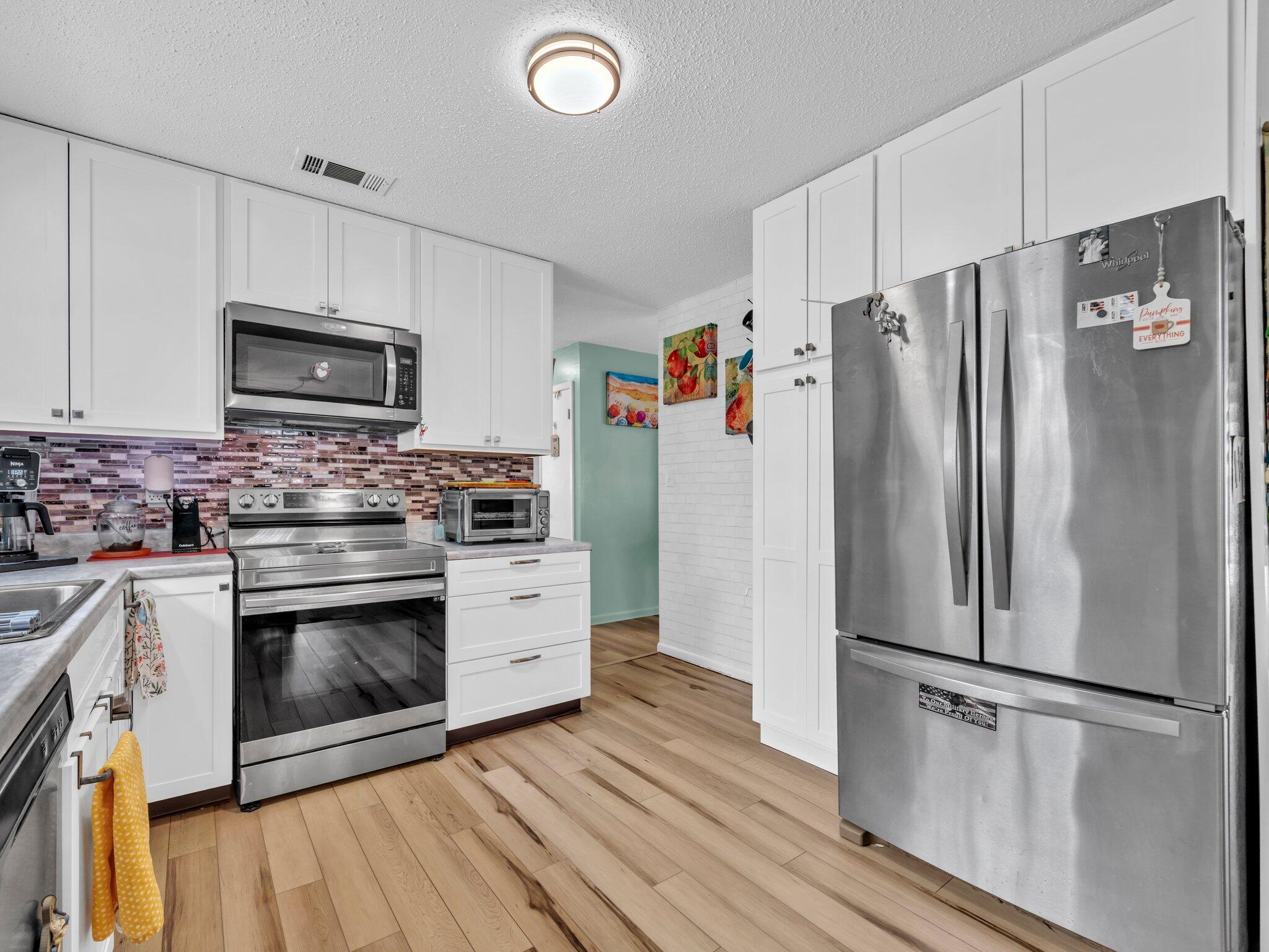 141 NW Rainbow Drive