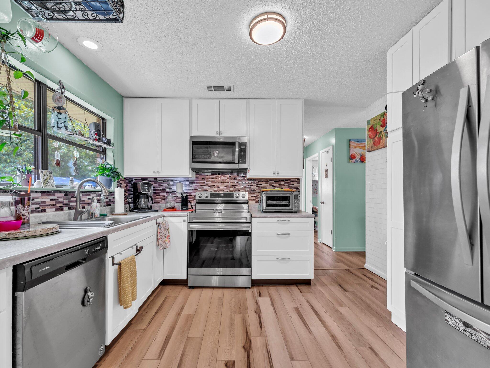 141 NW Rainbow Drive