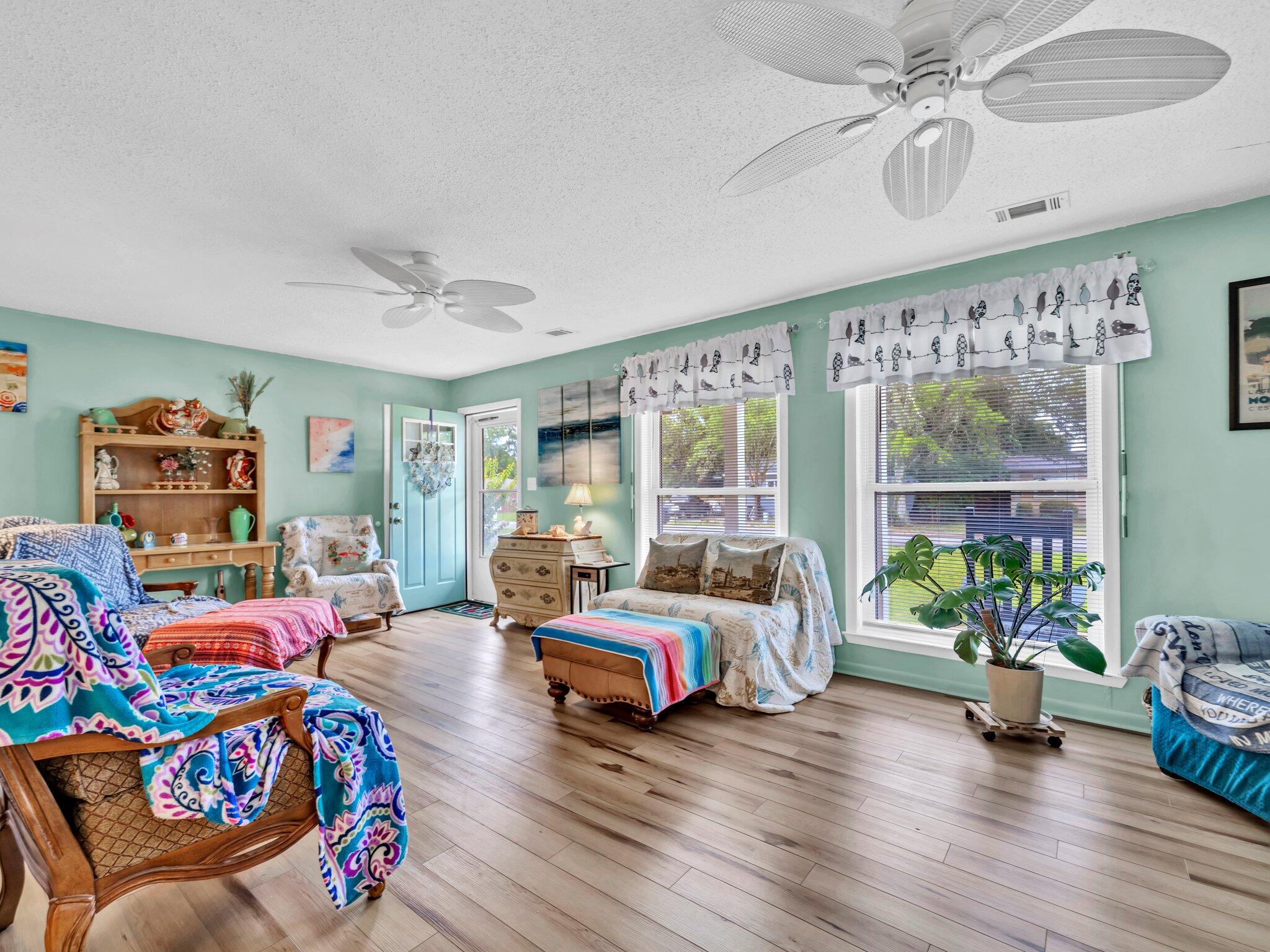 141 NW Rainbow Drive