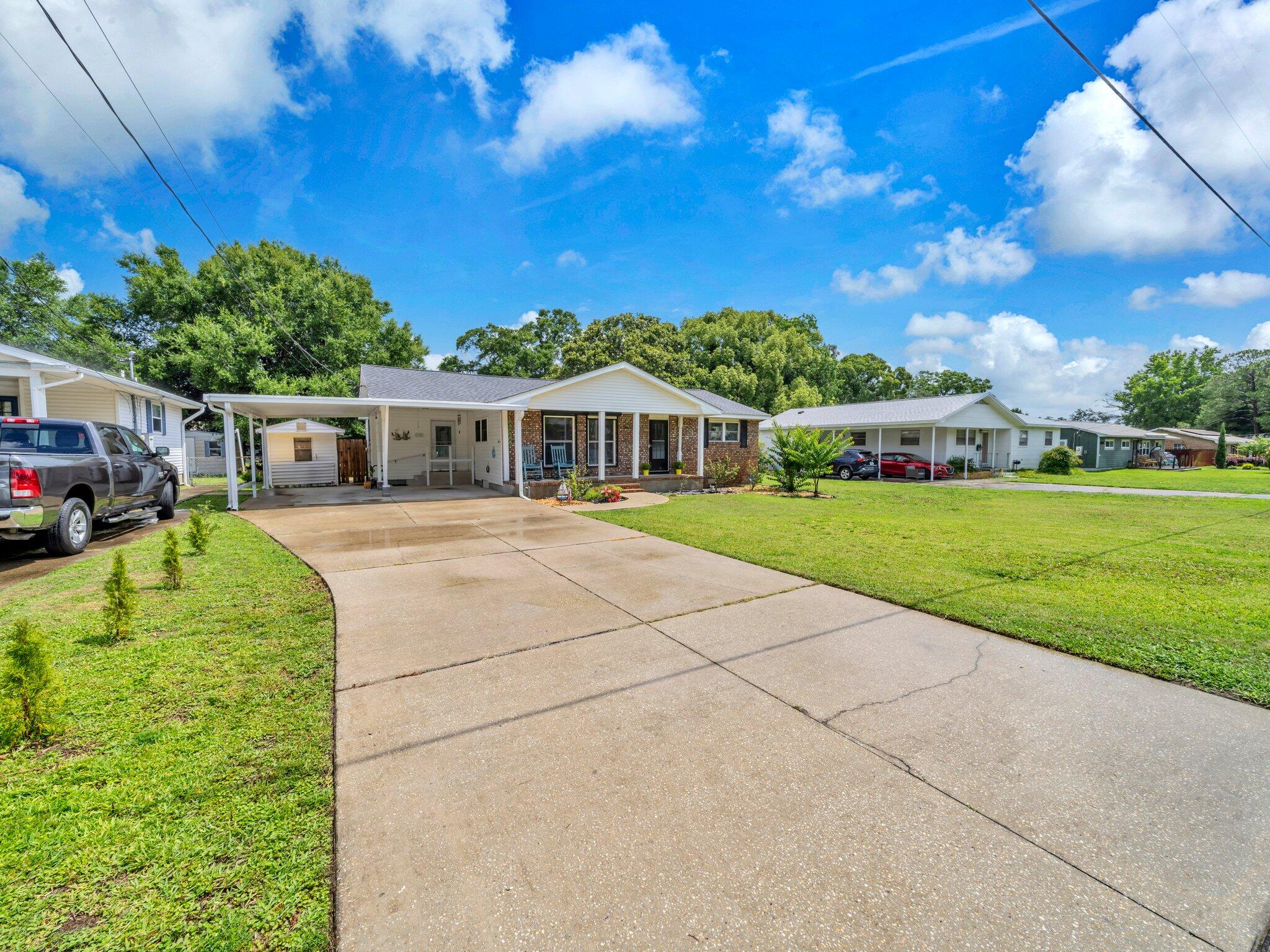 141 NW Rainbow Drive