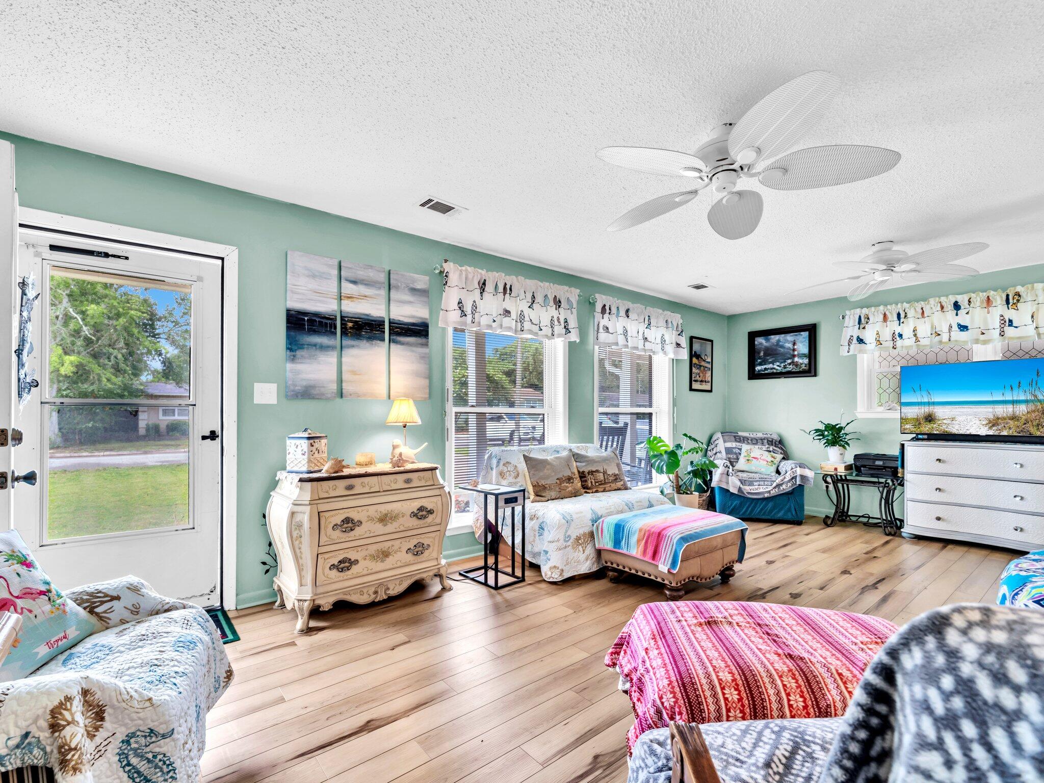 141 NW Rainbow Drive