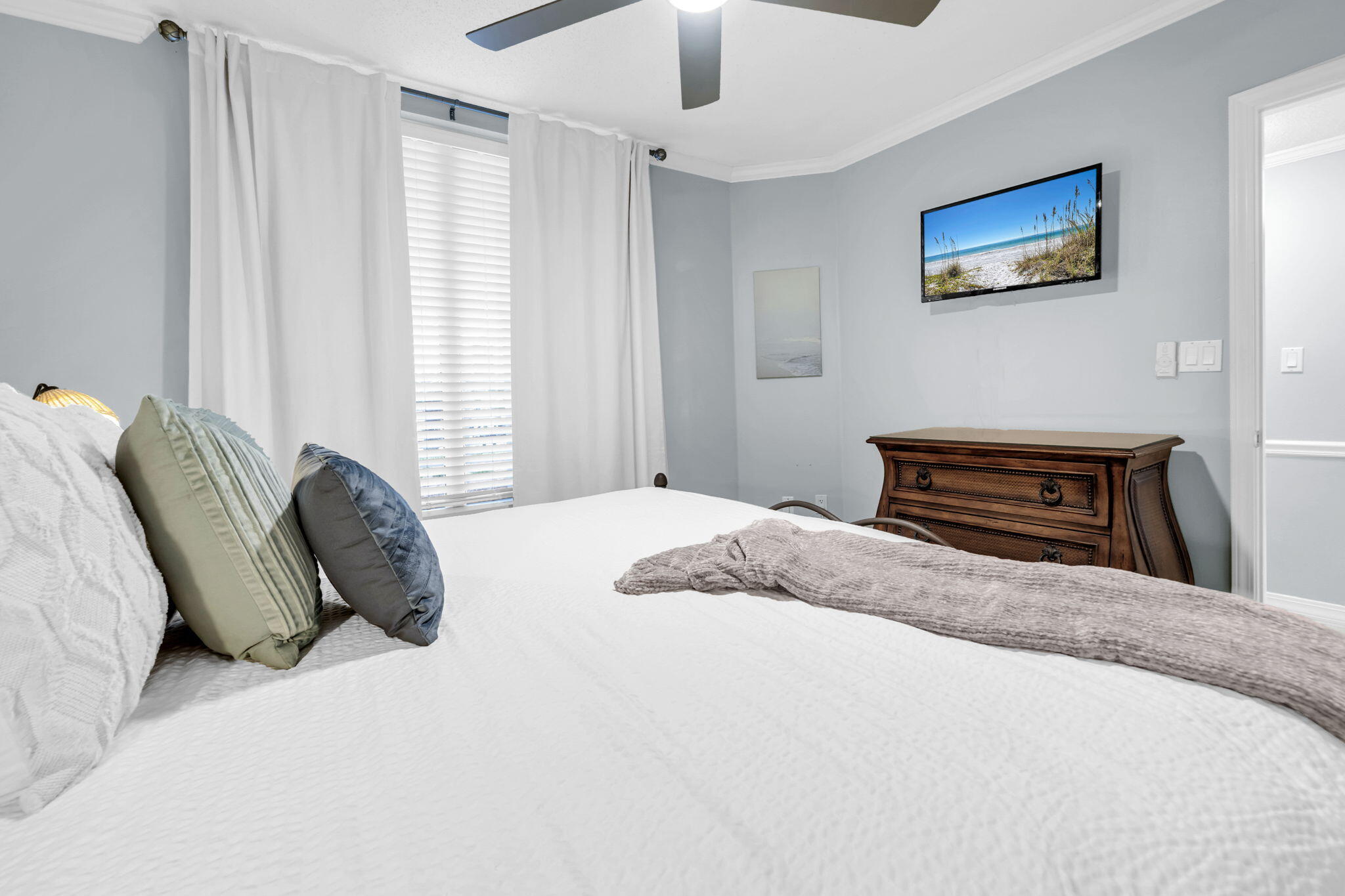 520 Santa Rosa Boulevard 100