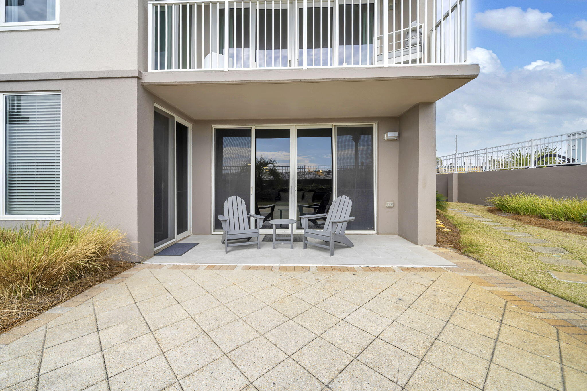 520 Santa Rosa Boulevard 100