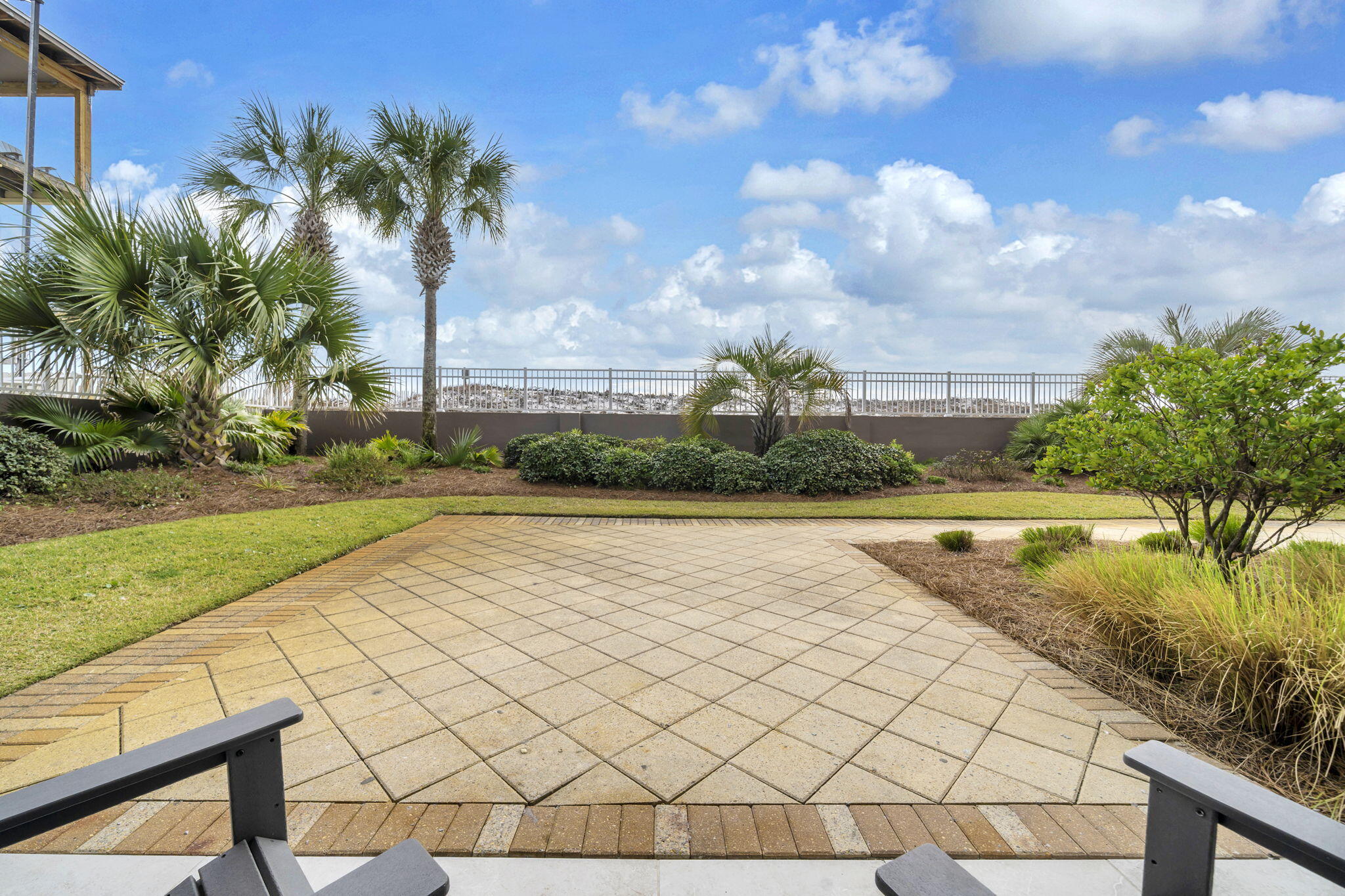 520 Santa Rosa Boulevard 100