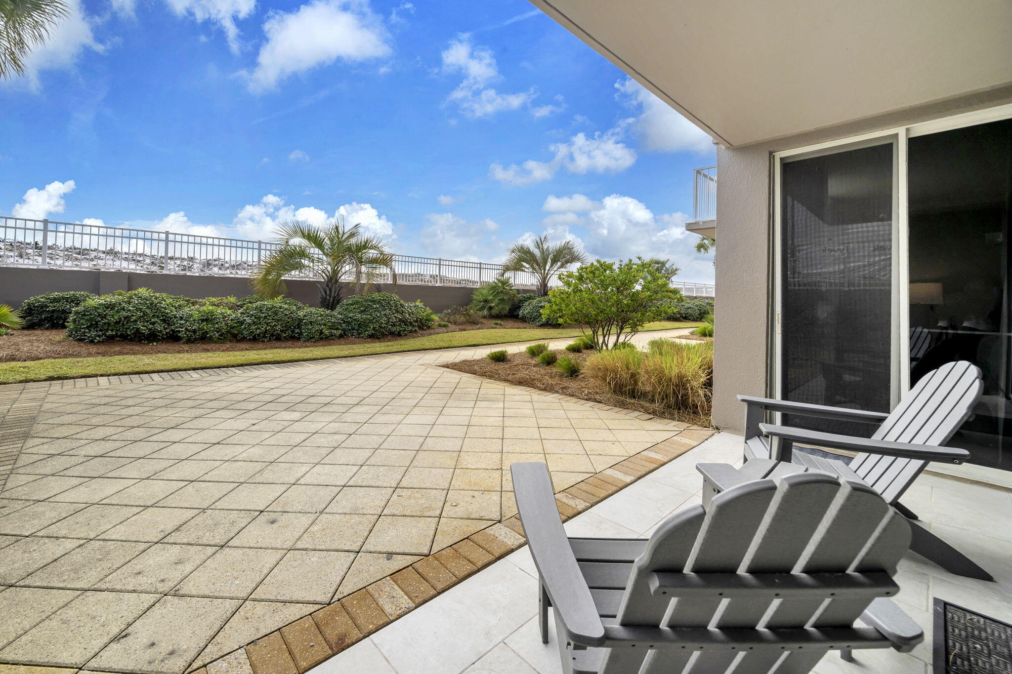 520 Santa Rosa Boulevard 100