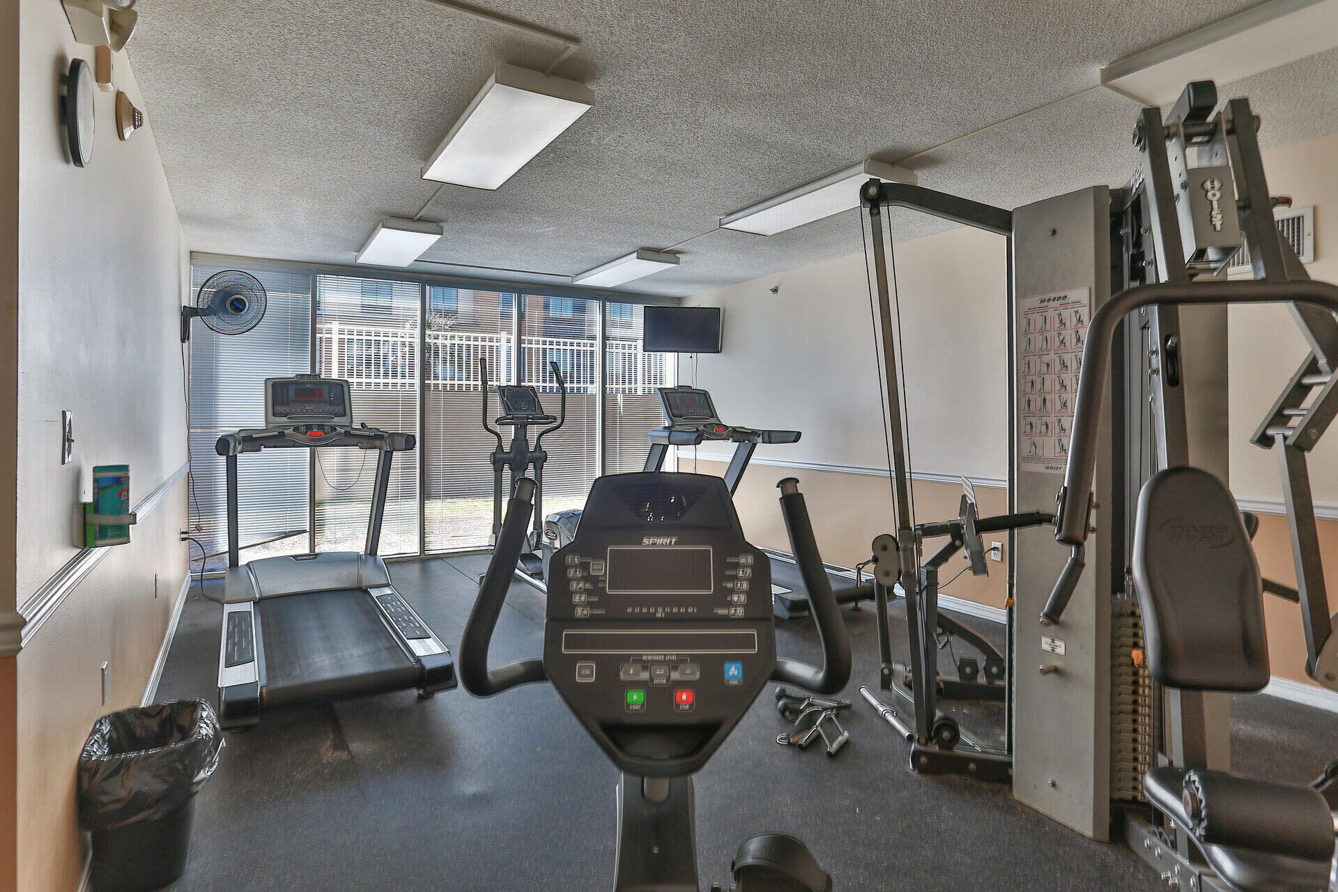 520 Santa Rosa Boulevard 100