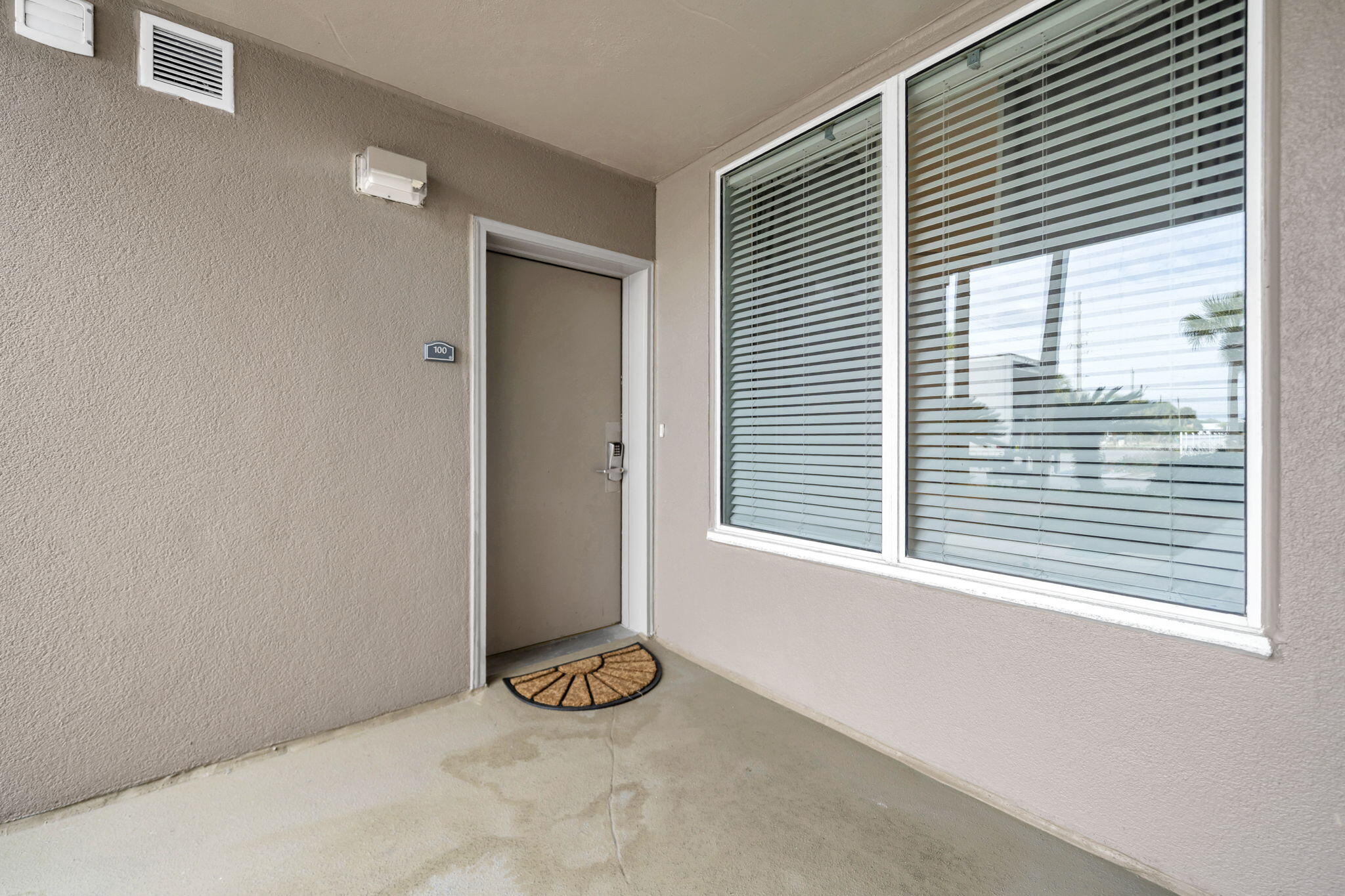 520 Santa Rosa Boulevard 100