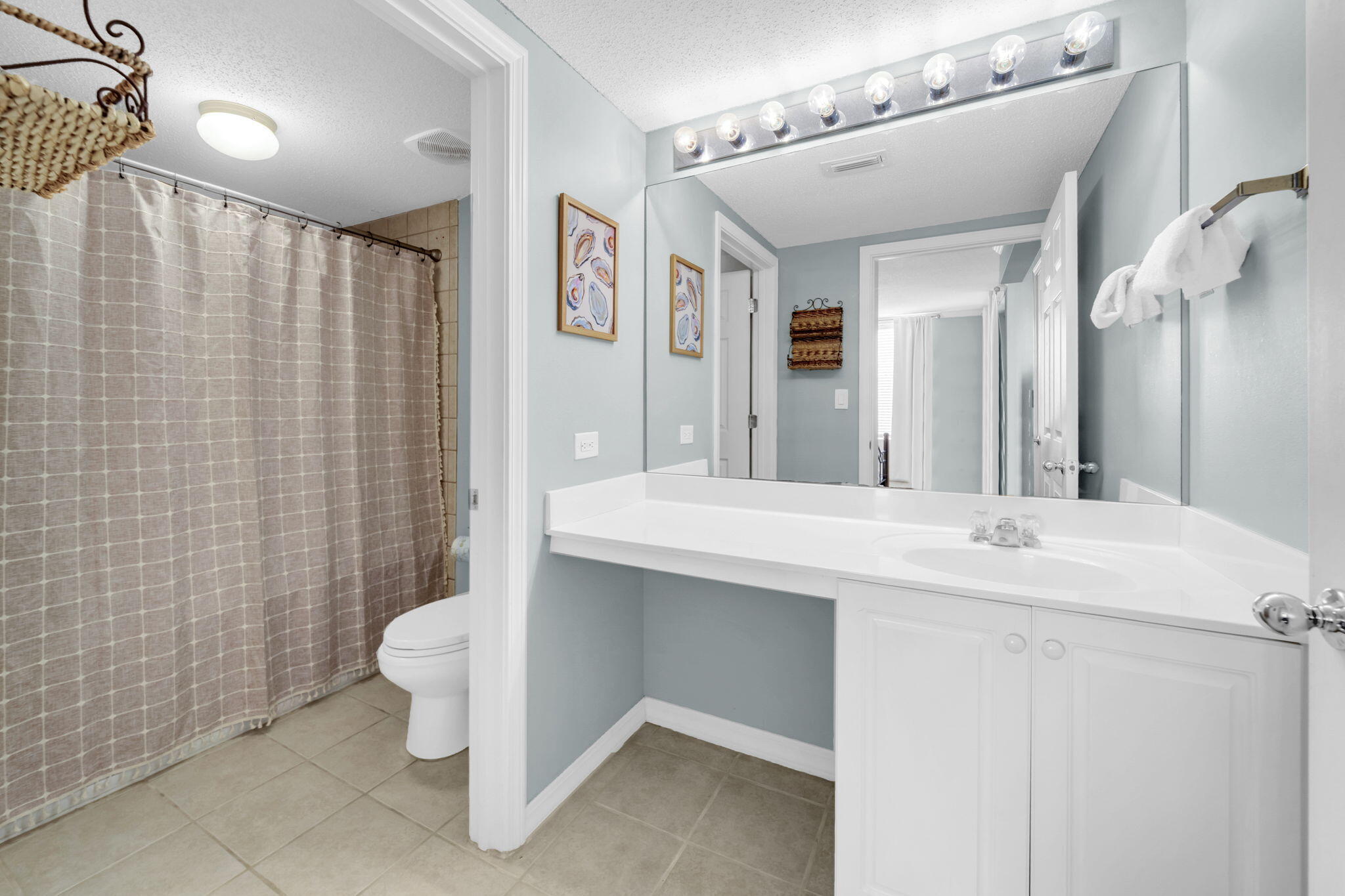520 Santa Rosa Boulevard 100