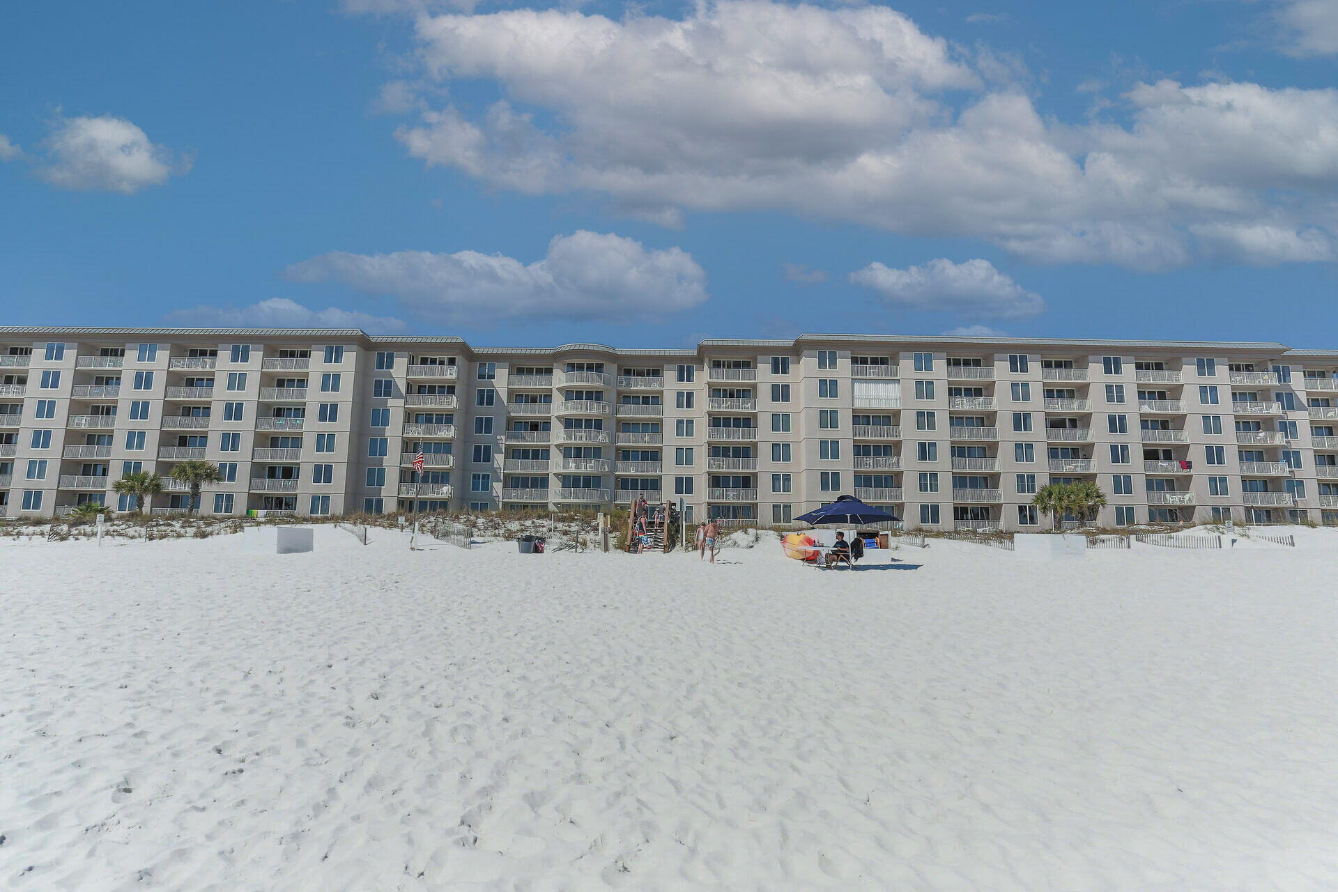 520 Santa Rosa Boulevard 100