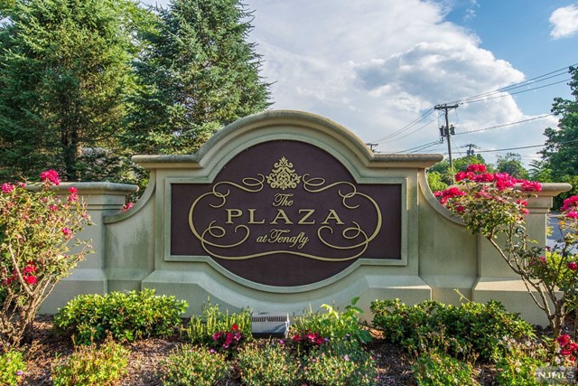 1205 The Plaza 1205
