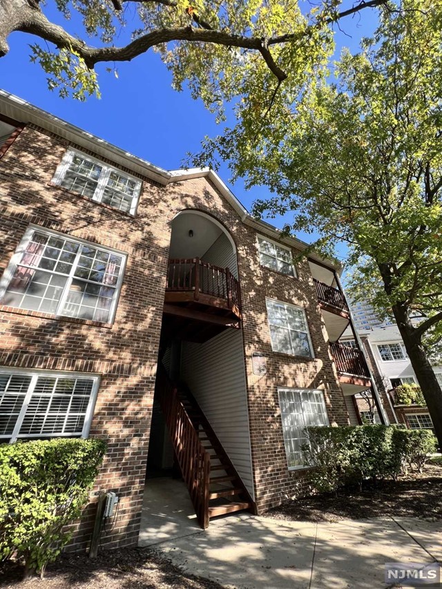 260 Village Circle Drive