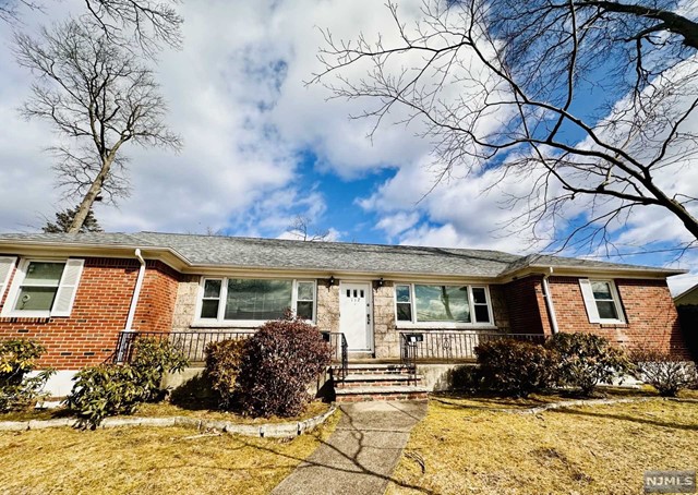 112 East Ackerman Avenue B right side
