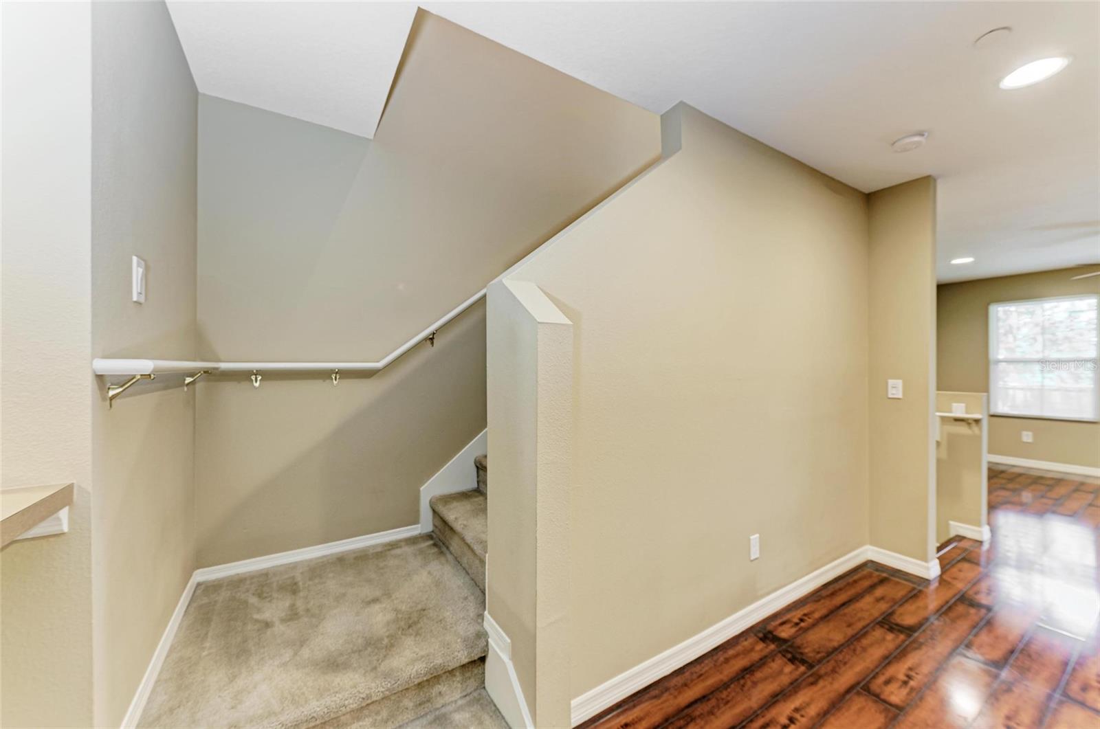 8943 WHITE SAGE LOOP