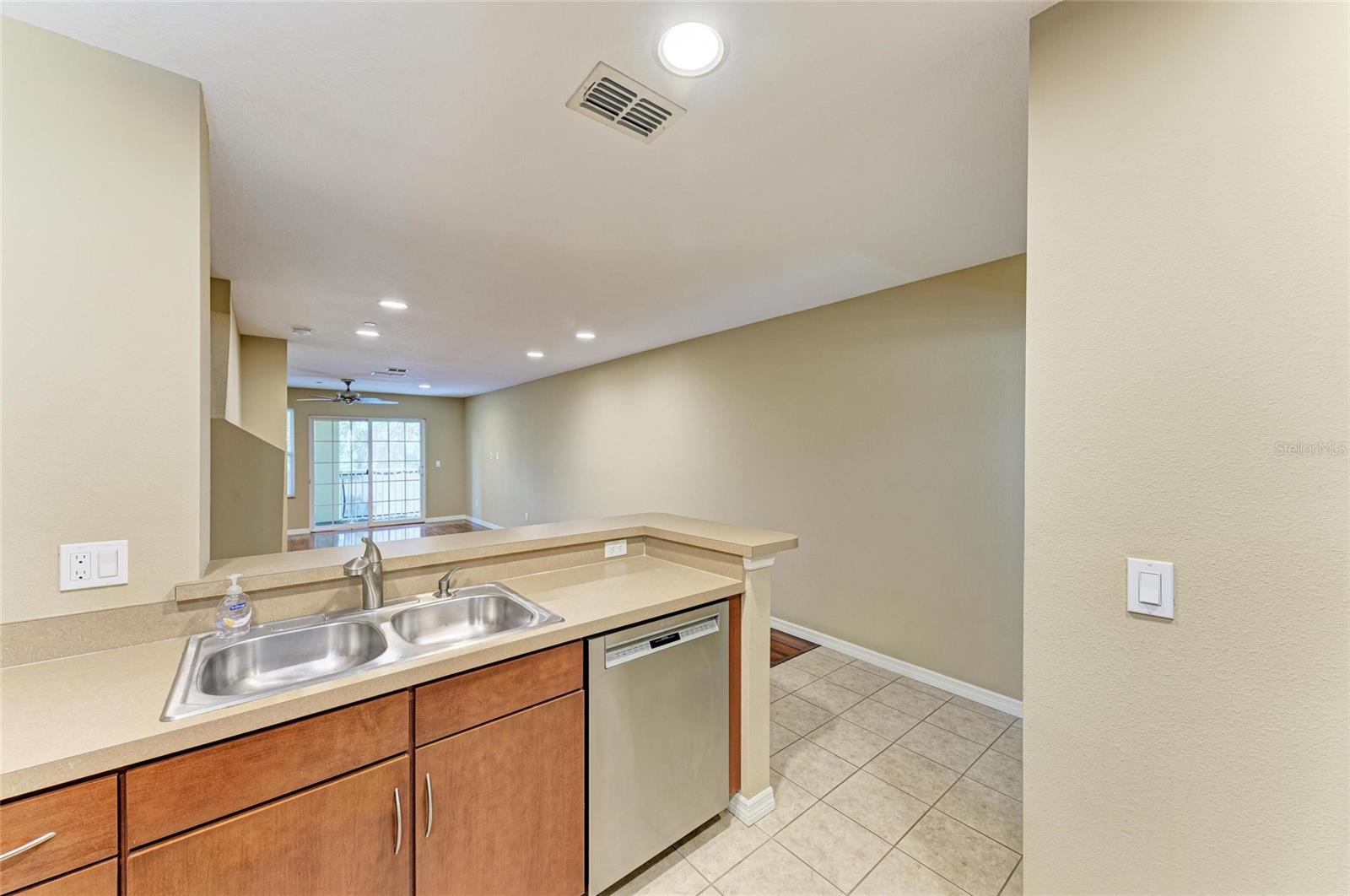 8943 WHITE SAGE LOOP