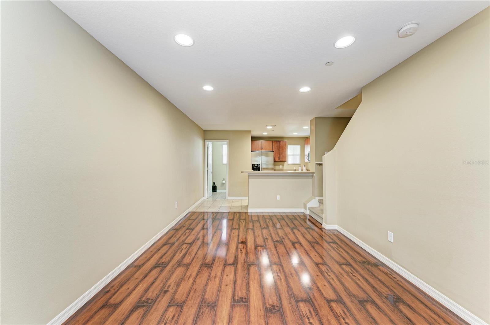 8943 WHITE SAGE LOOP