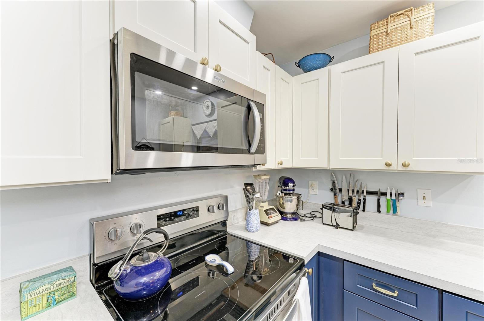 1906 CANTERBURY LN #16