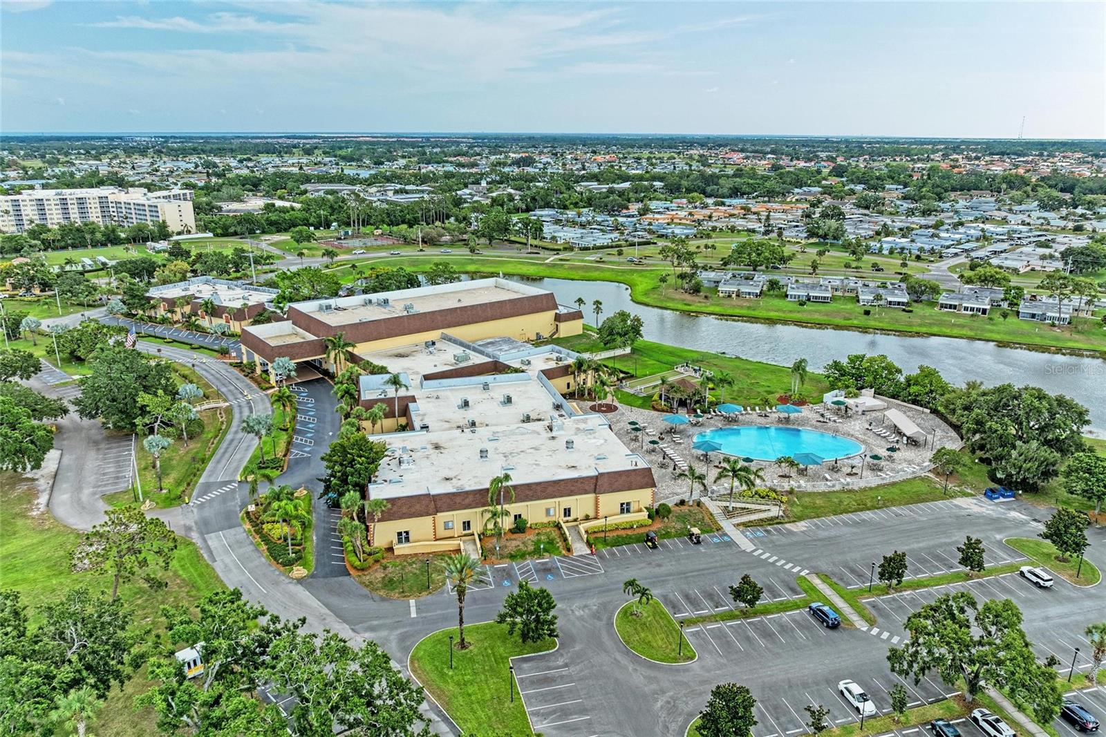 1906 CANTERBURY LN #16