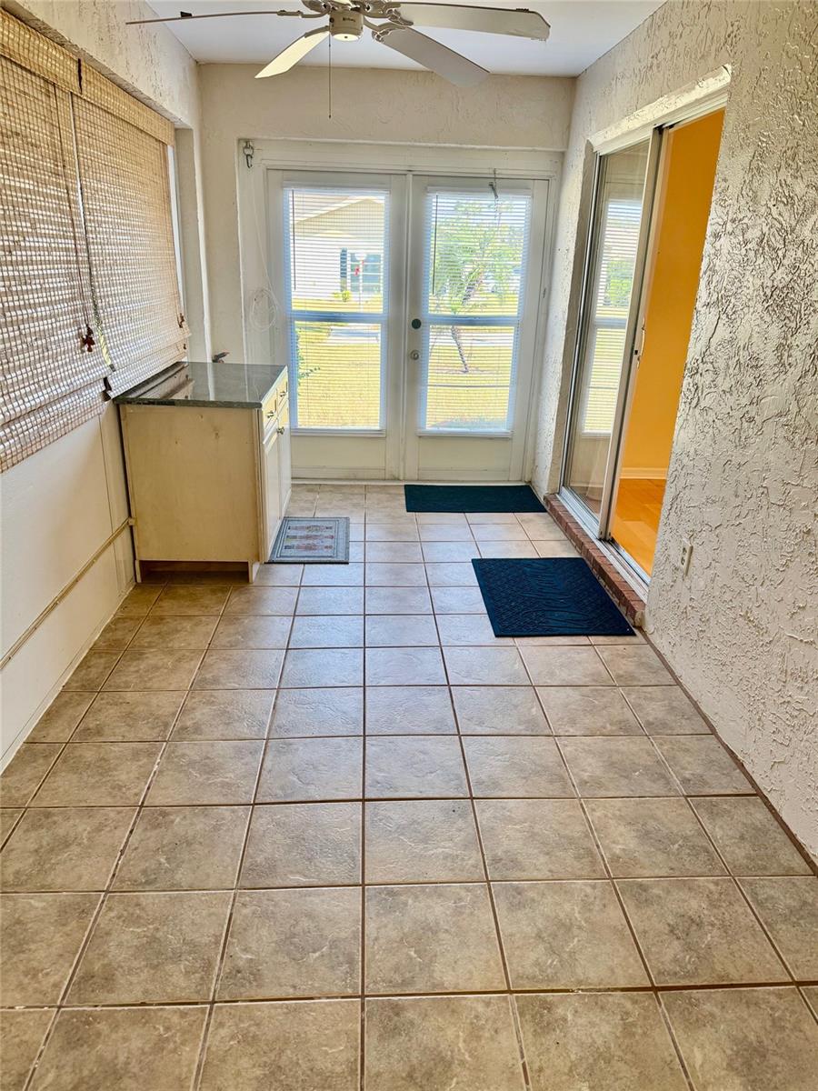 1906 CANTERBURY LN #16