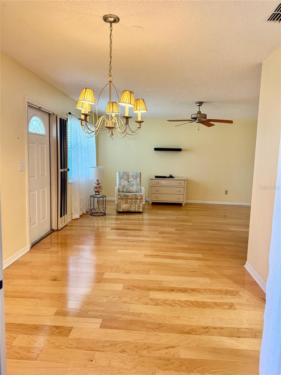 1906 CANTERBURY LN #16