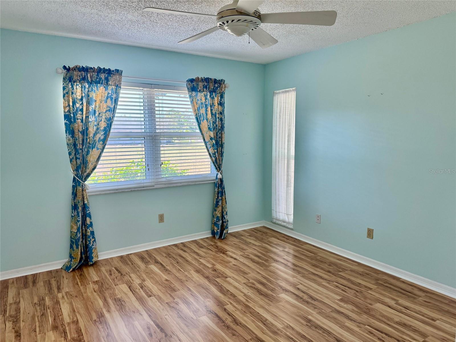 1906 CANTERBURY LN #16