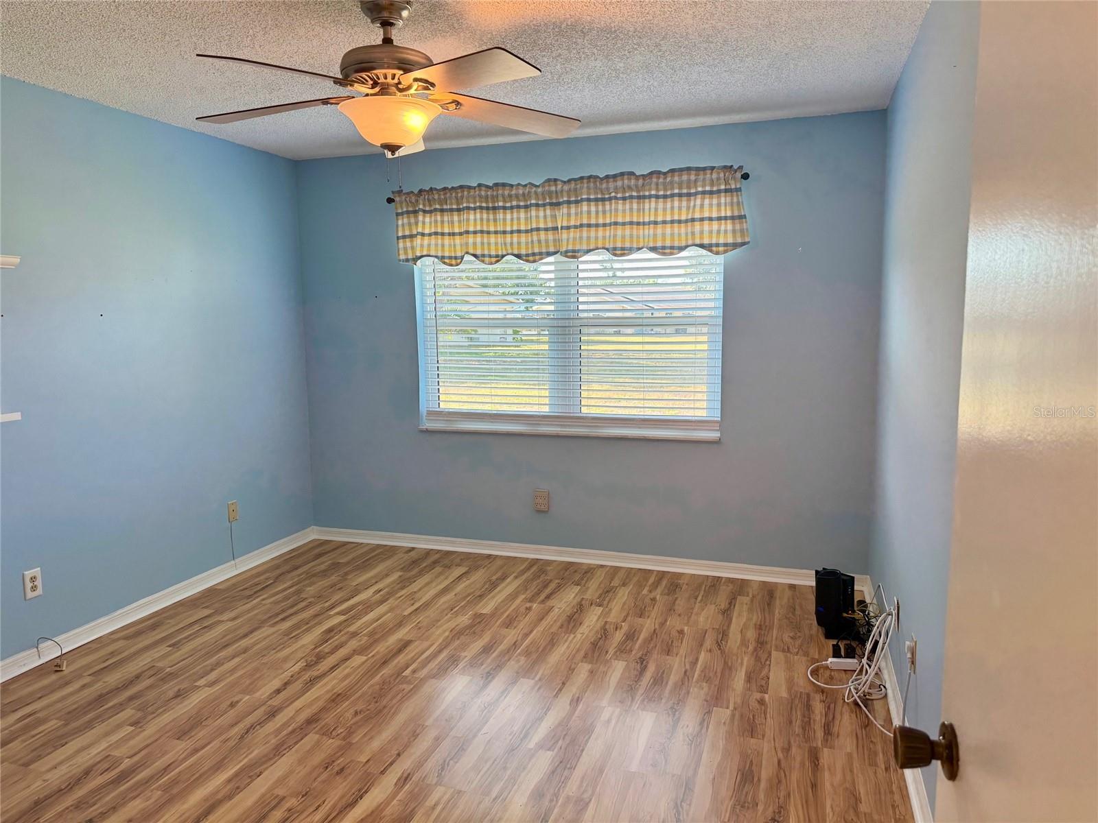 1906 CANTERBURY LN #16