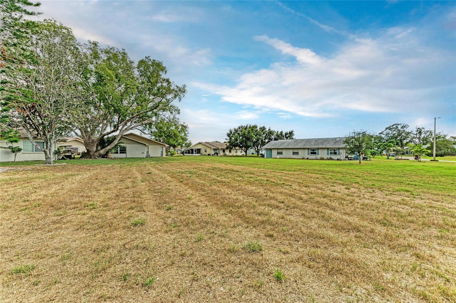 1906 CANTERBURY LN #16