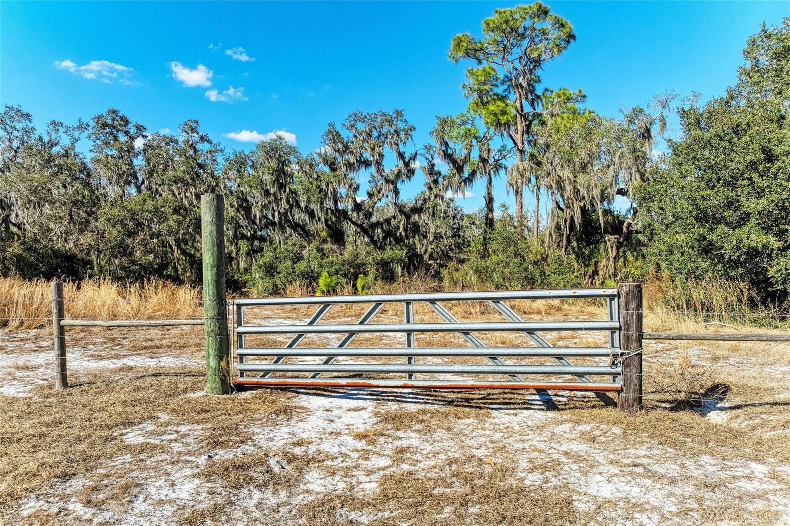 33100 & 33070 TAYLOR GRADE RD