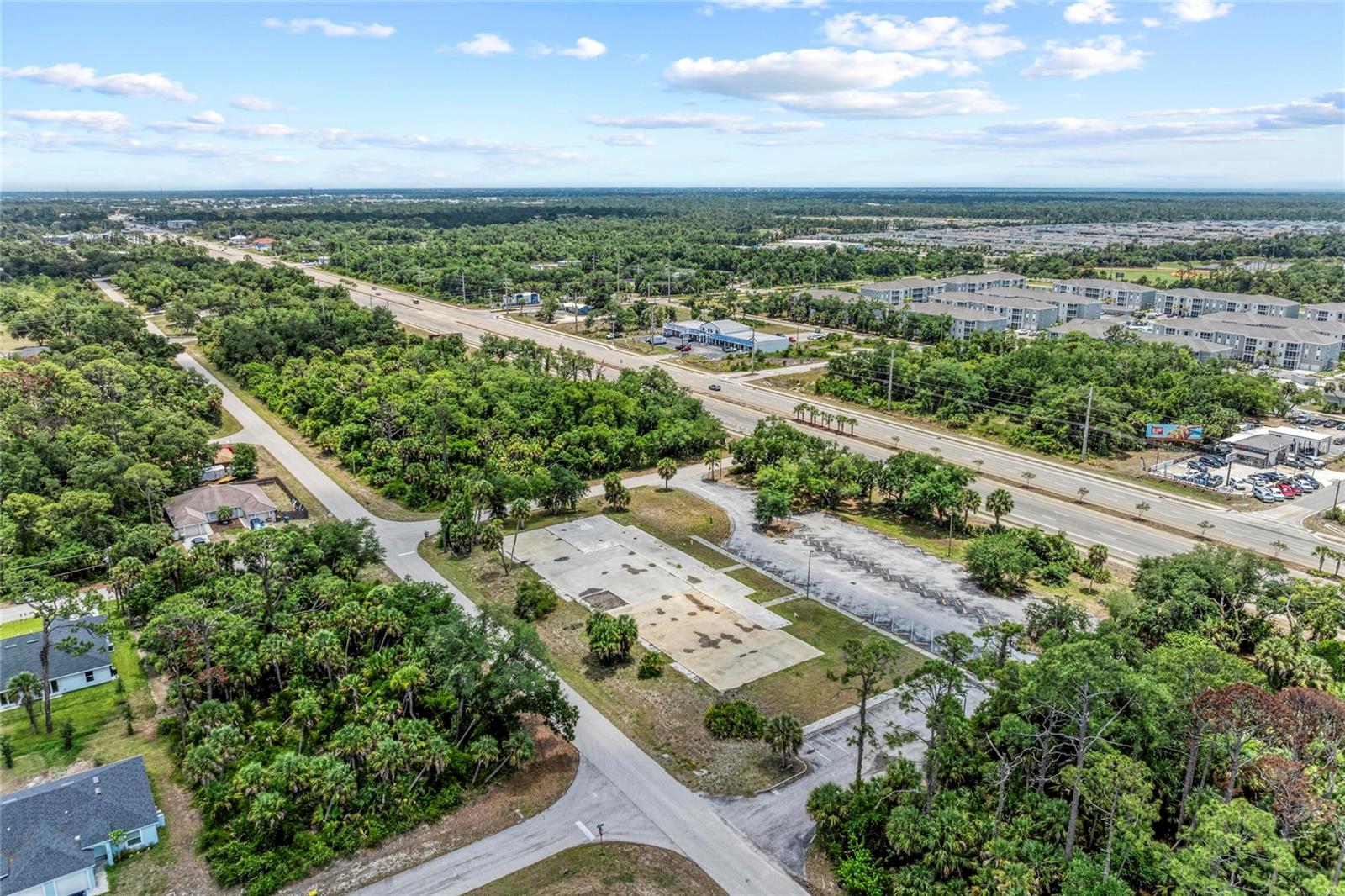 640 TAMIAMI TRL