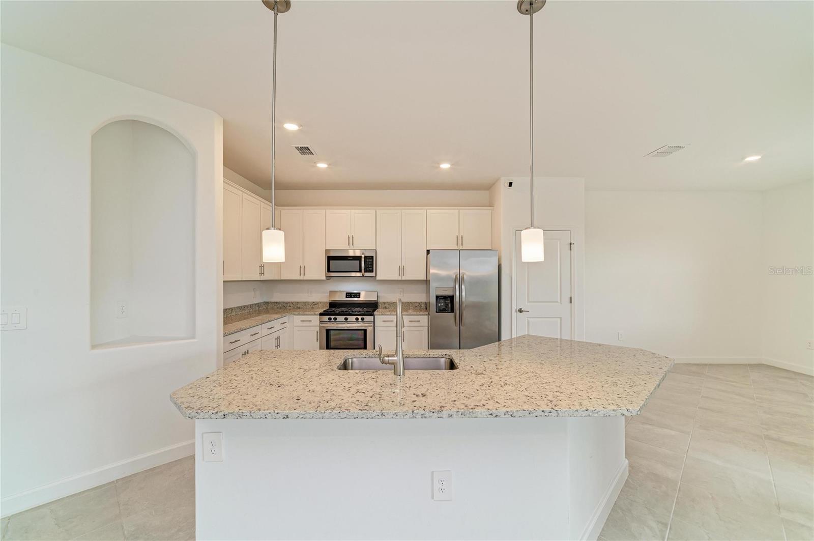 15332 SERENE SHORES LOOP