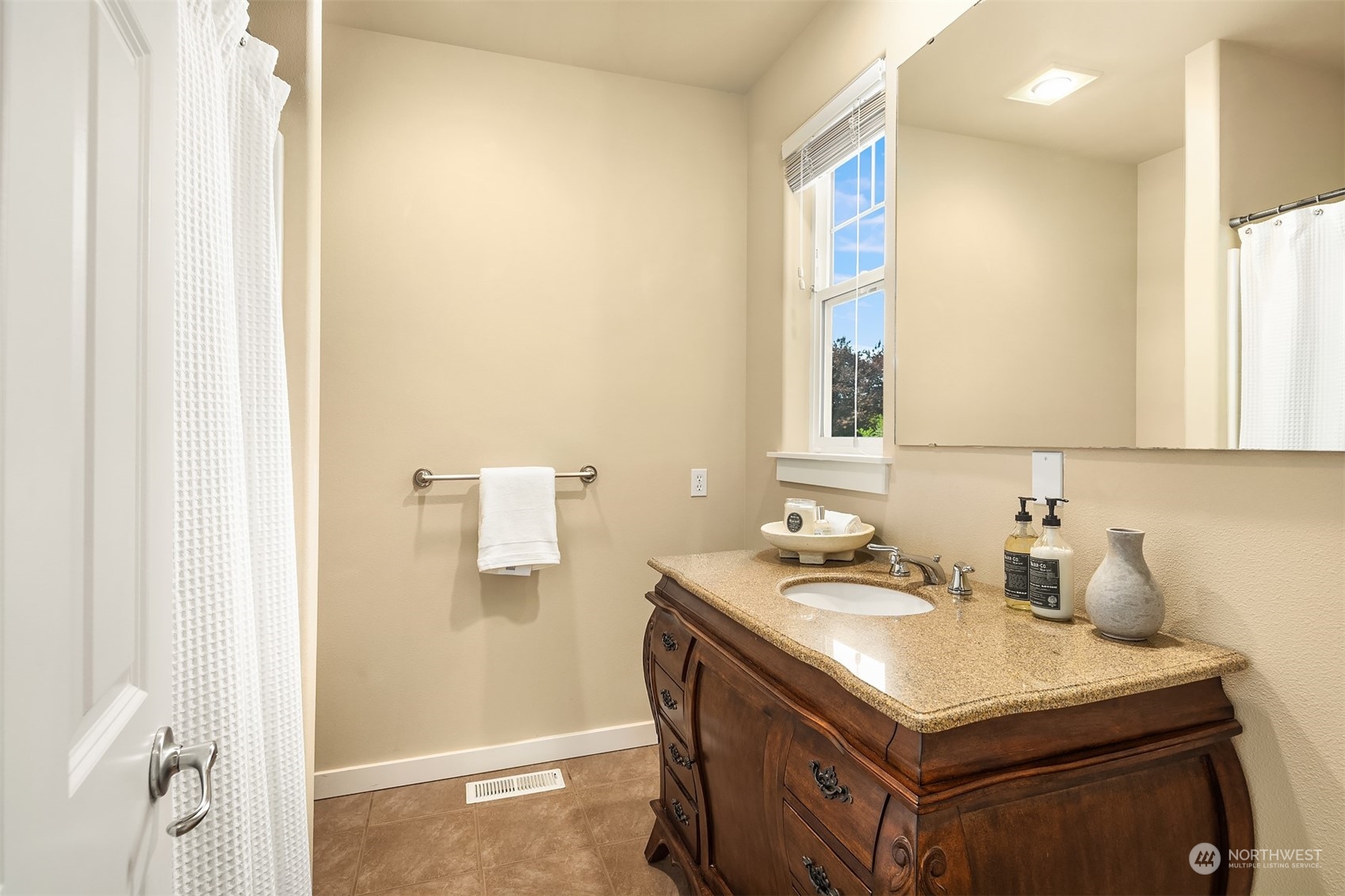 3504 161st Avenue NE