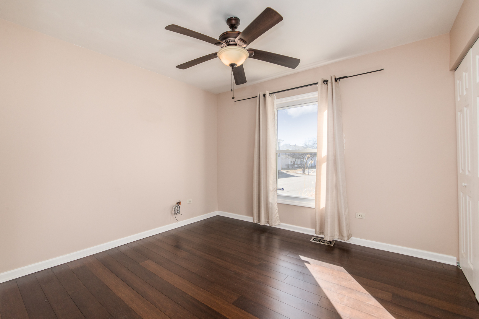 1019 Newport Harbor Unit: 1019
