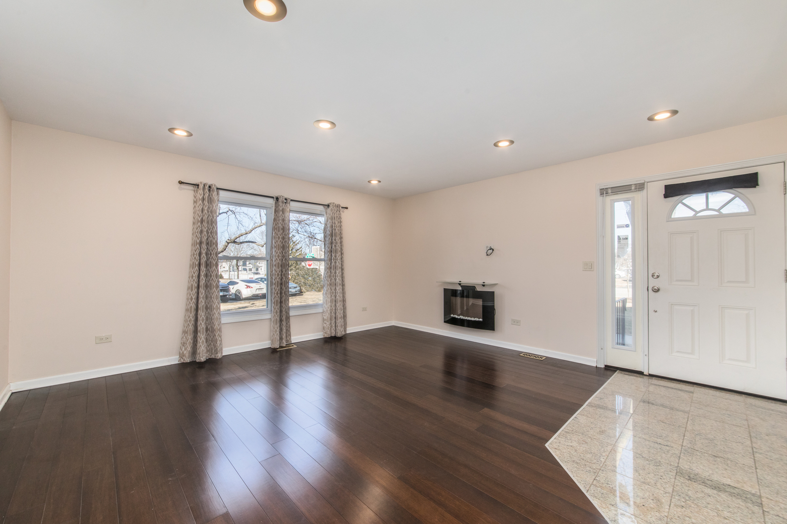 1019 Newport Harbor Unit: 1019