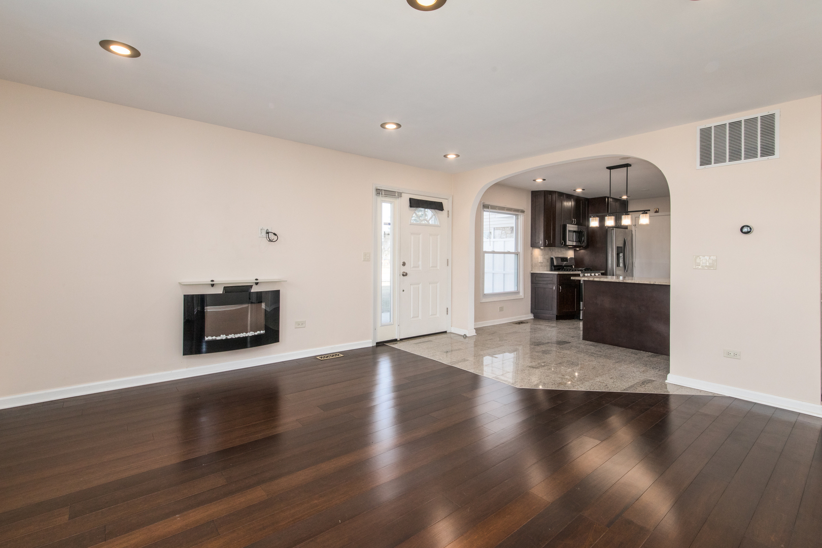 1019 Newport Harbor Unit: 1019