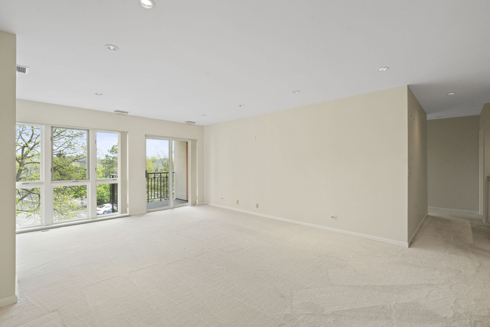 3100 Lexington Lane Unit: 203