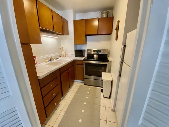 21 W Goethe Street Unit: 9C