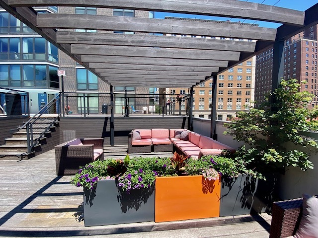 21 W Goethe Street Unit: 9C