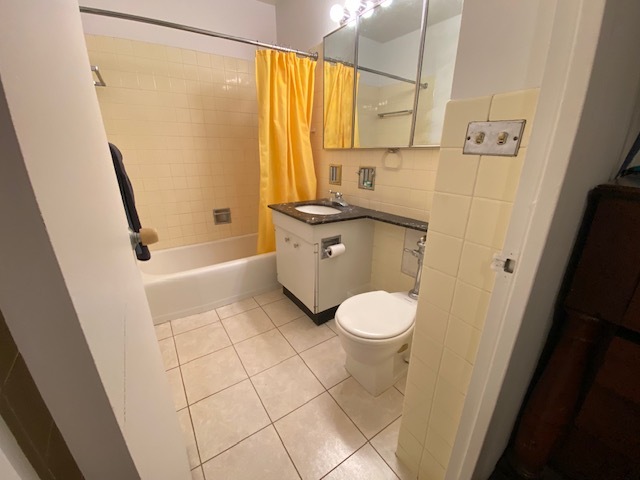 21 W Goethe Street Unit: 9C