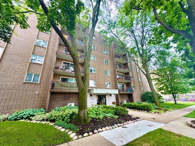 1365 Ashland Avenue Unit: 604