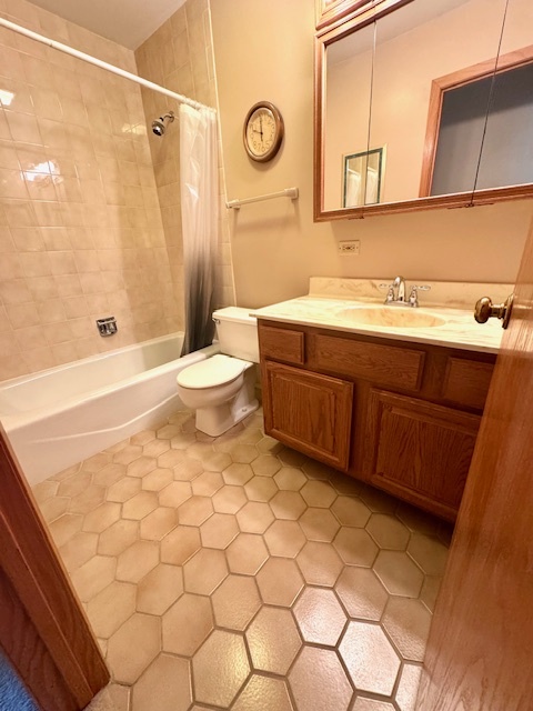 1365 Ashland Avenue Unit: 604