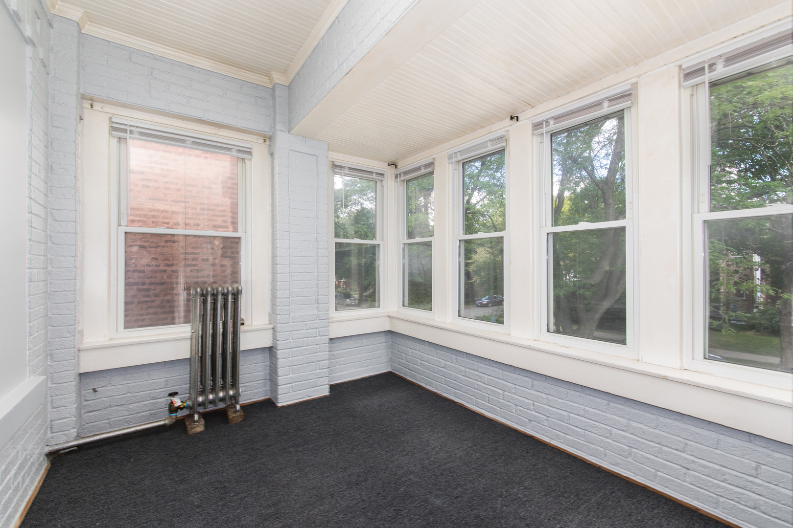 5253 W Cullom Avenue