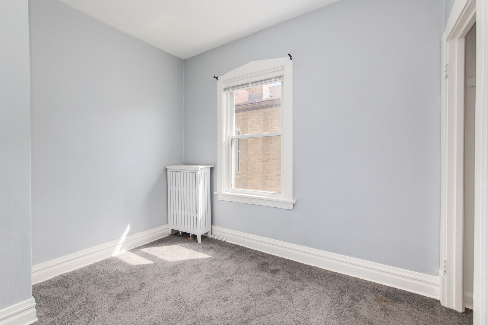 5253 W Cullom Avenue