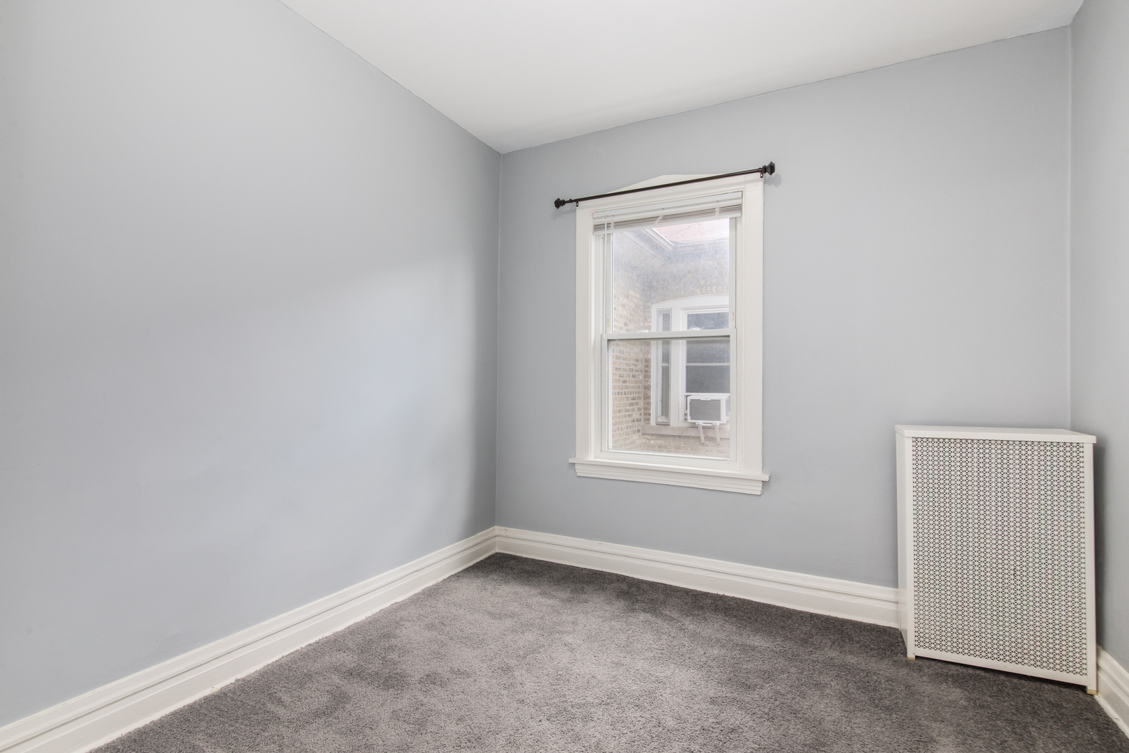 5253 W Cullom Avenue