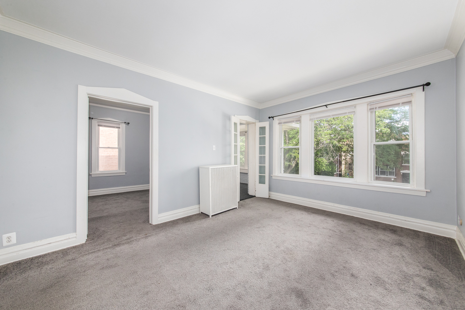 5253 W Cullom Avenue