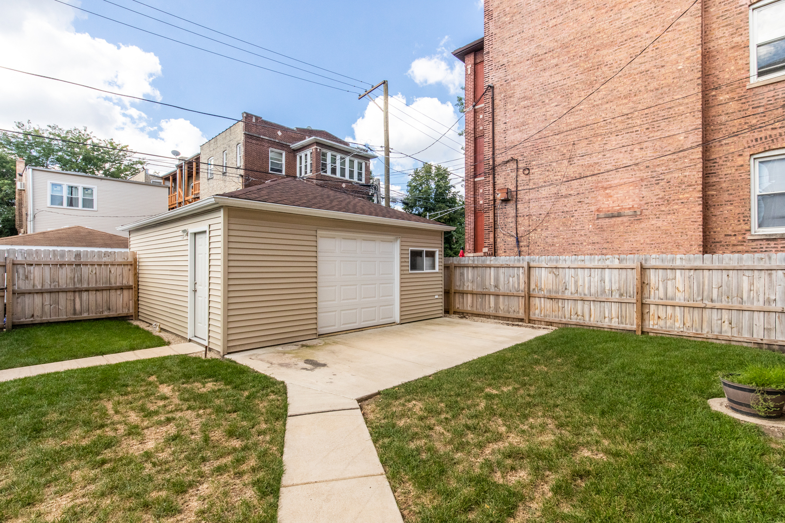 5253 W Cullom Avenue