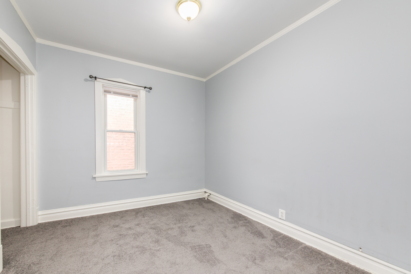 5253 W Cullom Avenue