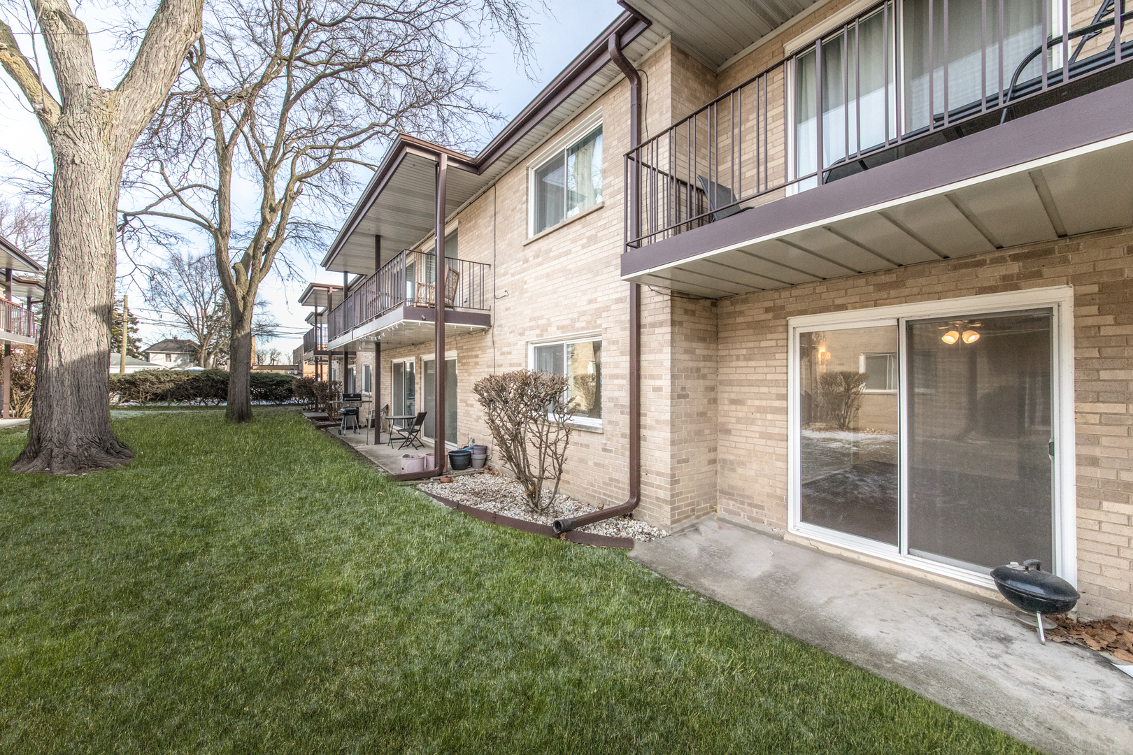 5961 N East Circle Avenue Unit: 1B