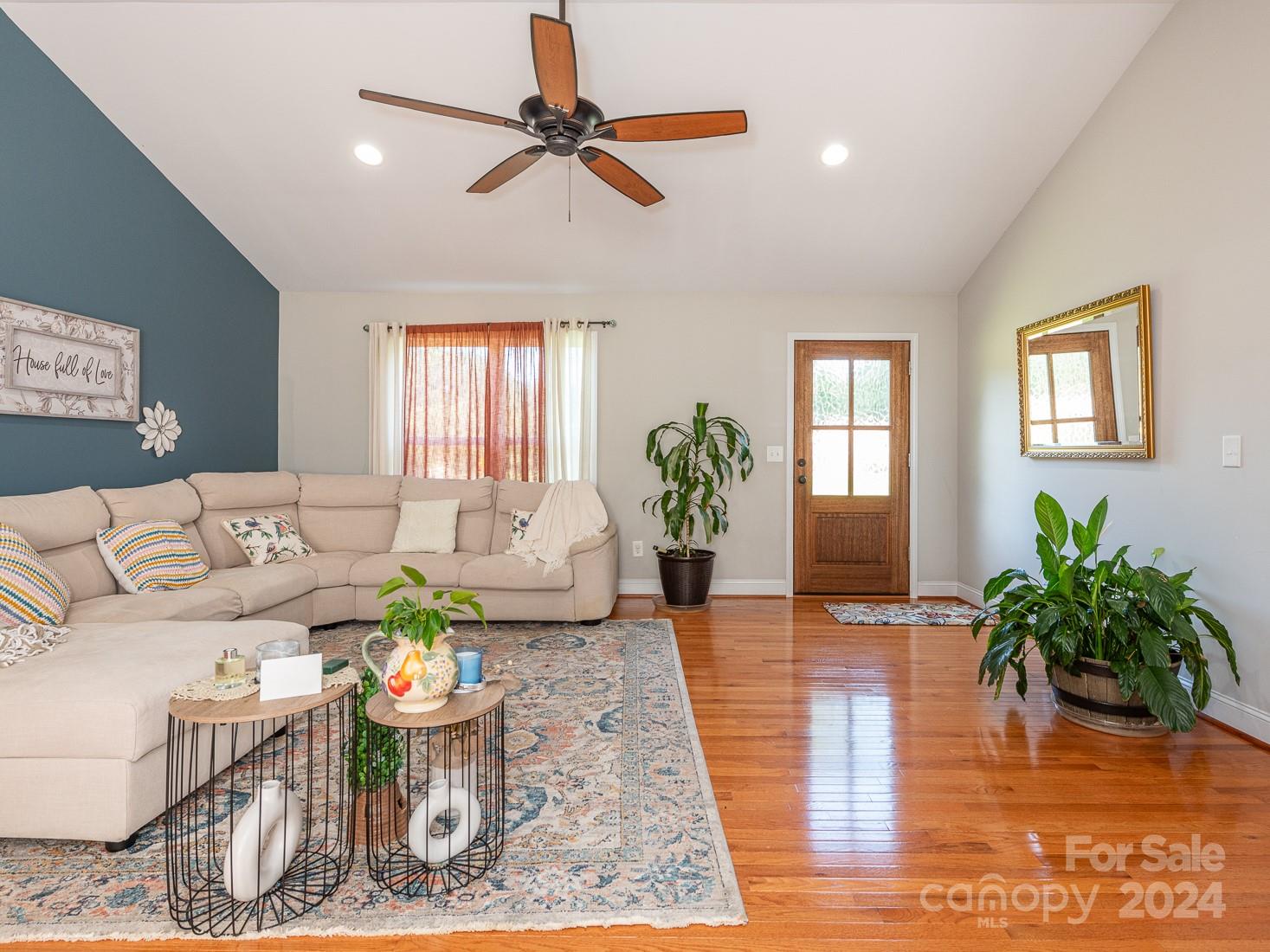 706 Woodside Drive