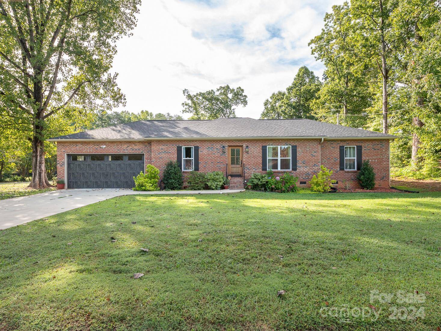 706 Woodside Drive