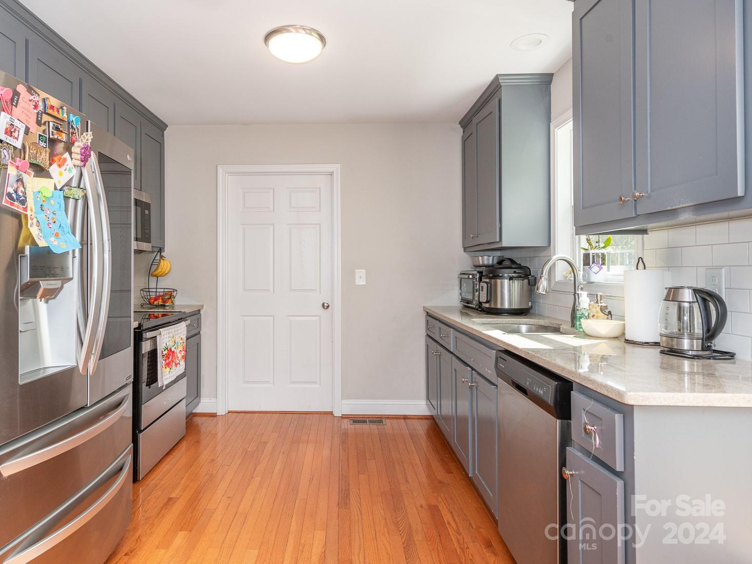 706 Woodside Drive