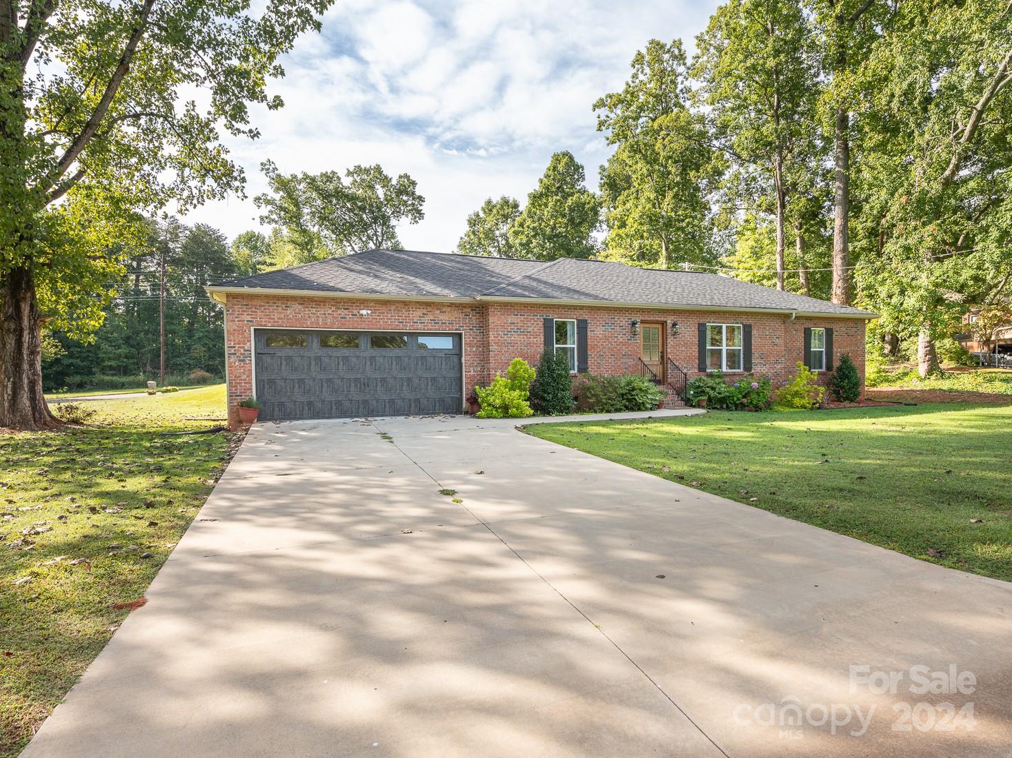 706 Woodside Drive